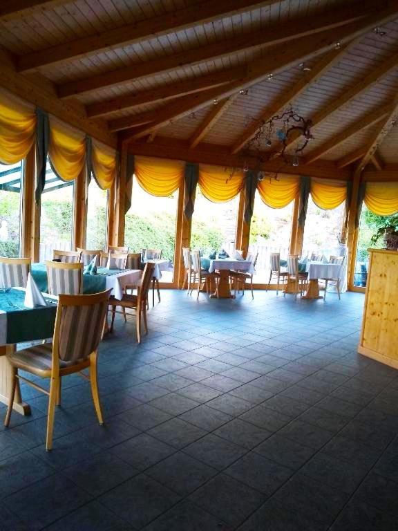 Pension Restaurant Im Grunen Tal Neualbenreuth Kültér fotó